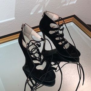 Moving Sale✨ All Designer Shoes Just $25🤑